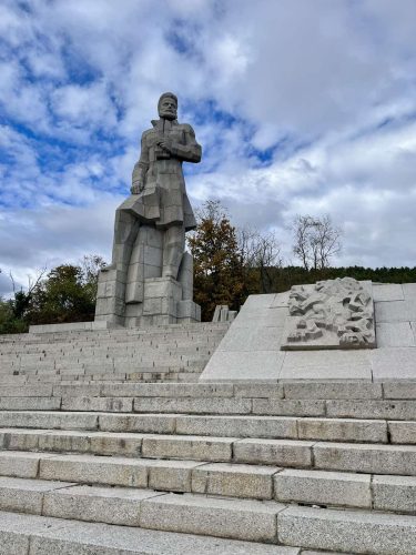 Паметникът на Христо Ботев в Калофер